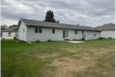 305 E Veterans Drive, Luverne, MN 56156 - Photo 2