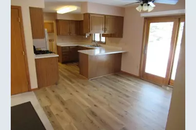 305 E Veterans Drive, Luverne, MN 56156 - Photo 6