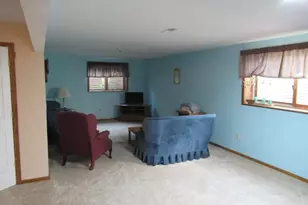 305 E Veterans Dr, Luverne, MN 56156 - Photo 14