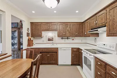 5469 Hyland Courts Drive, Bloomington, MN 55437 - Photo 16