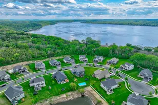 1439 Lee Cir, Hudson, WI 54016 - Photo 16