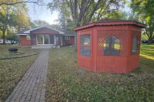 902 Marion St, Waterville, MN 56096 - Photo 8