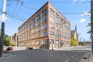 225 9th St E, Saint Paul, MN 55101 - Photo 30