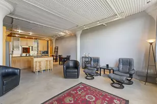 225 9th St E, Saint Paul, MN 55101 - Photo 16