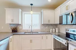 2206 Elk Run Dr SE, Pine Island, MN 55963 - Photo 18