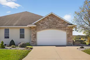 727 Hidden Meadow Ln, Lake City, MN 55041 - Photo 2