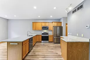 7558 6th St N, Oakdale, MN 55128 - Photo 18