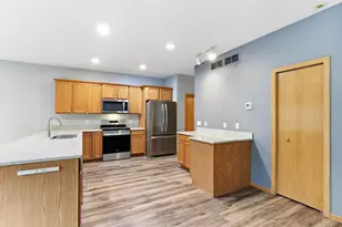 7558 6th St N, Oakdale, MN 55128 - Photo 16