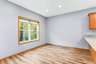 7558 6th St N, Oakdale, MN 55128 - Photo 10