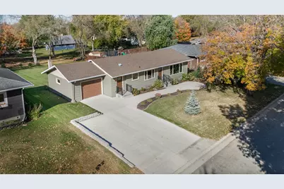 606 5th Street SE, Pelican Rapids, MN 56572 - Photo 2