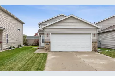 4003 9th Street S, Moorhead, MN 56560 - Photo 2