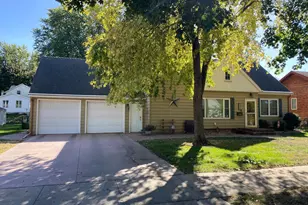 108 W Okabena St, Worthington, MN 56187 - Photo 1