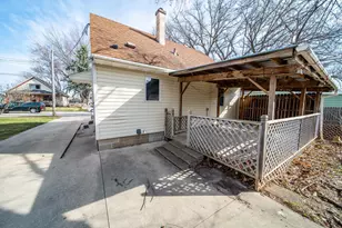 1228 4th St NE, Rochester, MN 55906 - Photo 2