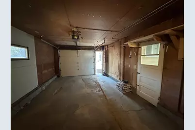 1123 Elmhurst Avenue, Luverne, MN 56156 - Photo 34