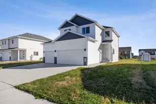 3732 18th St S, Moorhead, MN 56560 - Photo 2