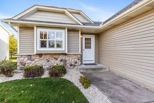 140 Stallion Ln, Lino Lakes, MN 55014 - Photo 2