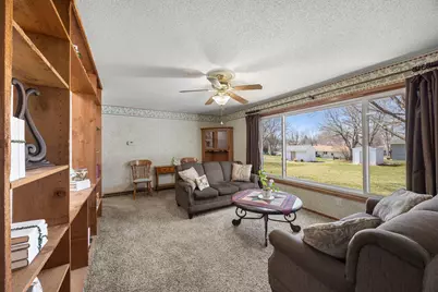 326 Larson Street SW, Hutchinson, MN 55350 - Photo 14