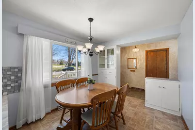 326 Larson Street SW, Hutchinson, MN 55350 - Photo 8