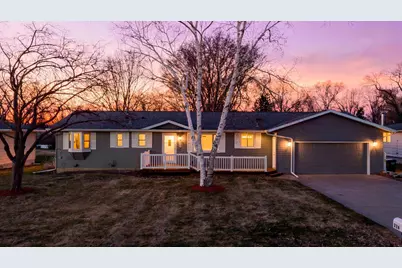 326 Larson Street SW, Hutchinson, MN 55350 - Photo 2