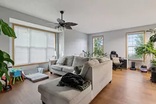 1551 Coneflower Ln, Shakopee, MN 55379 - Photo 4