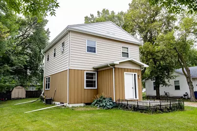 1009 18th Avenue N, Moorhead, MN 56560 - Photo 2