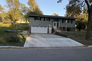 1308 Oak Dr, Montevideo, MN 56265 - Photo 2