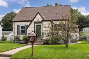 928 Iowa Ave W, Saint Paul, MN 55117 - Photo 1