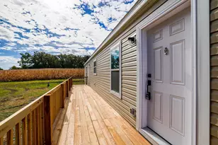 378 Hillcrest Cir, Clarks Grove, MN 56016 - Photo 2