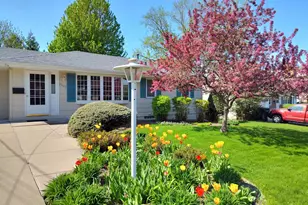 2908 32nd Ave NE, Saint Anthony, MN 55418 - Photo 2