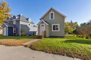 307 W 4th St, Winthrop, MN 55396 - Photo 4