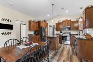 713 Cherrywood Lane Northeast, Isanti, MN 55040 - Photo 10