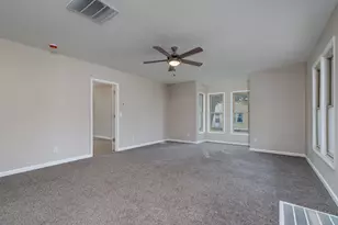 212 N Murphy St, Lake Crystal, MN 56055 - Photo 10