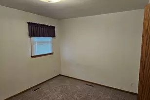 909 Bradford Ave, Argyle, MN 56713 - Photo 8