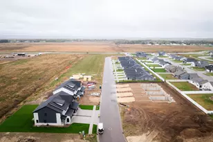 1624 Red Clover St, Holmen, WI 54636 - Photo 6