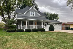 96 E Park St, Cottonwood, MN 56229 - Photo 1