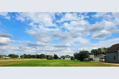 516 Dugan Street N, Welcome, MN 56181 - Photo 2