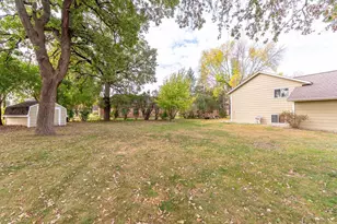 2513 Marwood Dr, Mankato, MN 56001 - Photo 24