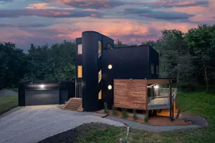 737 Kingsway Dr, Le Sueur, MN 56058 - Photo 1