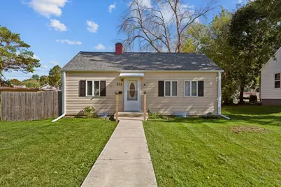 835 Carlton Avenue, Faribault, MN 55021 - Photo 1