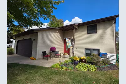 407 8th Street SW, Plainview, MN 55964 - Photo 2