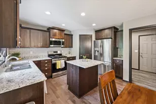 13715 Grafton Ct, Apple Valley, MN 55124 - Photo 12