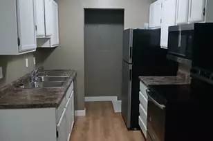 901 Country Club Dr, Marshall, MN 56258 - Photo 2