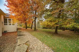 2234 Baihly Hills Dr SW, Rochester, MN 55902 - Photo 2