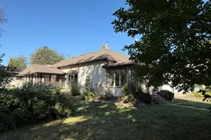 810 S Mill St, Redwood Falls, MN 56283 - Photo 1