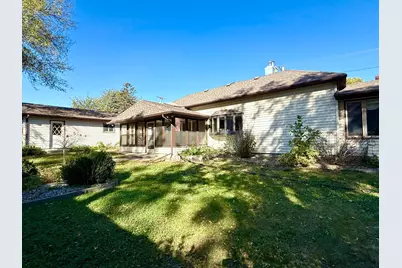 810 S Mill St, Redwood Falls, MN 56283 - Photo 2