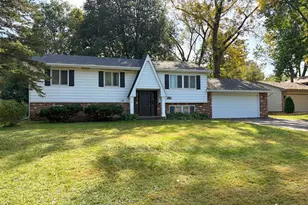 6401 Applewood Ct, Woodbury, MN 55129 - Photo 2