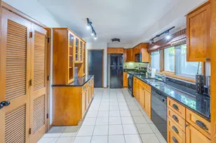 239 Byrondale Ave, Wayzata, MN 55391 - Photo 6