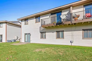 11177 Edgewood Cir N, Champlin, MN 55316 - Photo 32