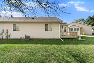 217 11th Ave Ct NE, Waseca, MN 56093 - Photo 4