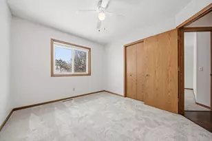 5452 Helena Rd N, Oakdale, MN 55128 - Photo 16